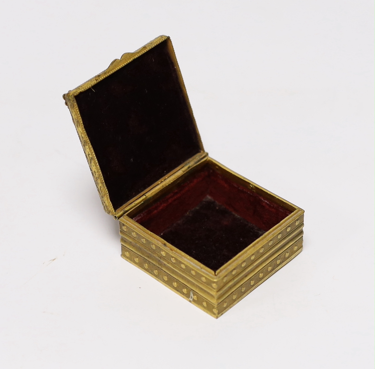 Two boxes comprising agate and a gilt metal example with inset portrait of a lady together with a cased DuPont lighter